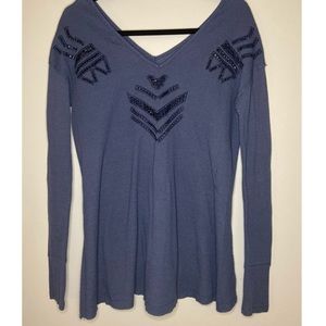 Women’s v-neck sweater